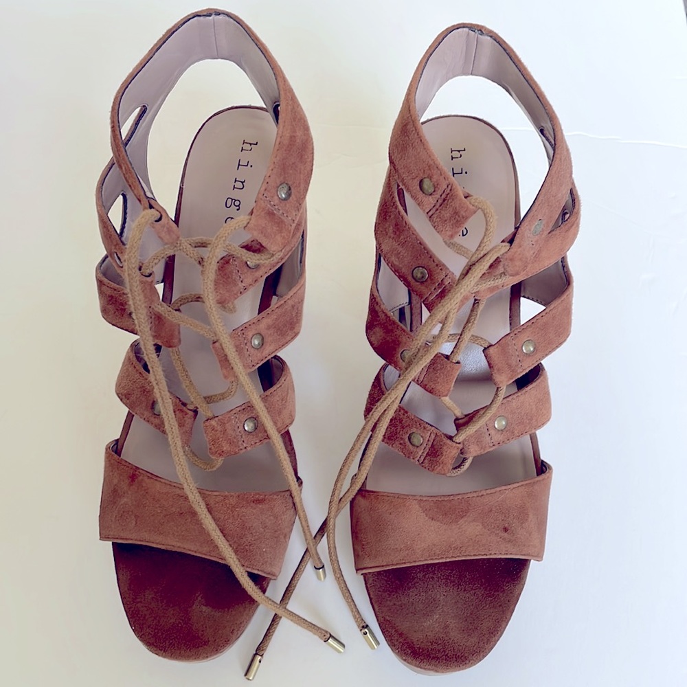 Nordstrom Hinge suede heeled sandals